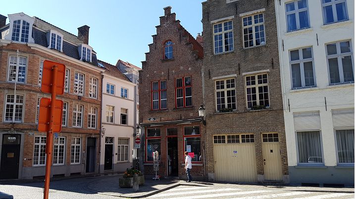 Overname krantenwinkel in centrum Brugge | Stadscentrum Brugge Brugge (8000) | De Brugse Databank Vastgoed - immo - real estate -  050 34 34 20
