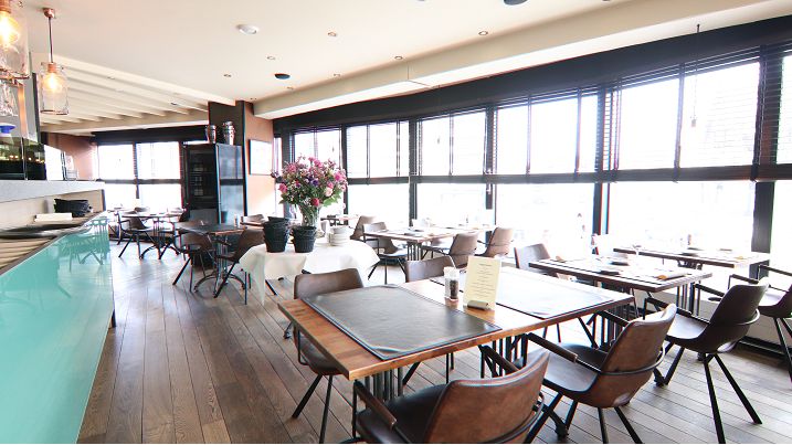 Overname zeer gekend restaurant met terras en uniek uitzicht in Knokke | Commerciele topligging Knokke (8300) | De Brugse Databank Vastgoed - immo - real estate -  050 34 34 20