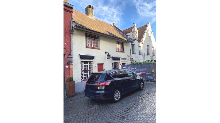 Overname handelszaak op toeristische topligging in Brugge | Gouden Driehoek - Brugge Brugge (8000) | De Brugse Databank Vastgoed - immo - real estate -  050 34 34 20