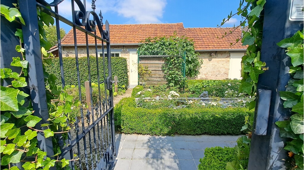 Overname instapklare brasserie met Terras, Tuin en Woonst in Sint-Andries Brugge