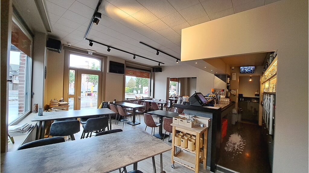 Overname instapklare bistro-frietshop-eetcafe met ruim terras in Zonnebeke