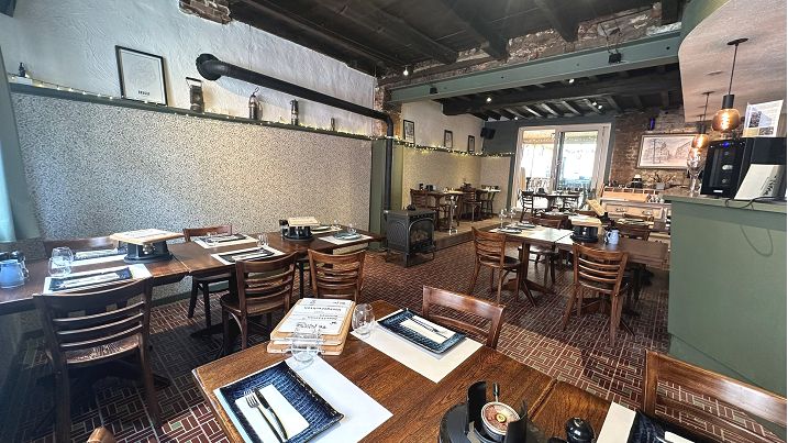 Overname instapklaar fonduehuis en restaurant in Brugge | Commerciele topligging Brugge (8000) | De Brugse Databank Vastgoed - immo - real estate -  050 34 34 20