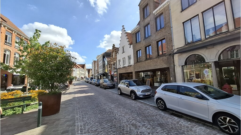 Vernieuwd 2-slaapkamerappartement te huur in Brugge