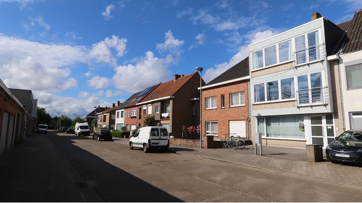 Instapklaar 1-slaapkamerappartement met ruim terras te huur in Sint-Andries Brugge | Pieter de Conincklaan 62 Sint-Andries (8200) | De Brugse Databank Vastgoed - immo - real estate -  050 34 34 20