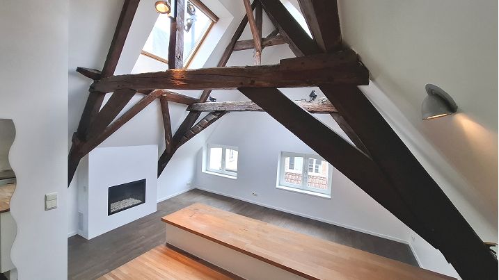 Comfortabel 1-slaapkamer Dakappartement in Loft-stijl te huur in Brugge | Zilverstraat 30 Brugge (8000) | De Brugse Databank Vastgoed - immo - real estate -  050 34 34 20