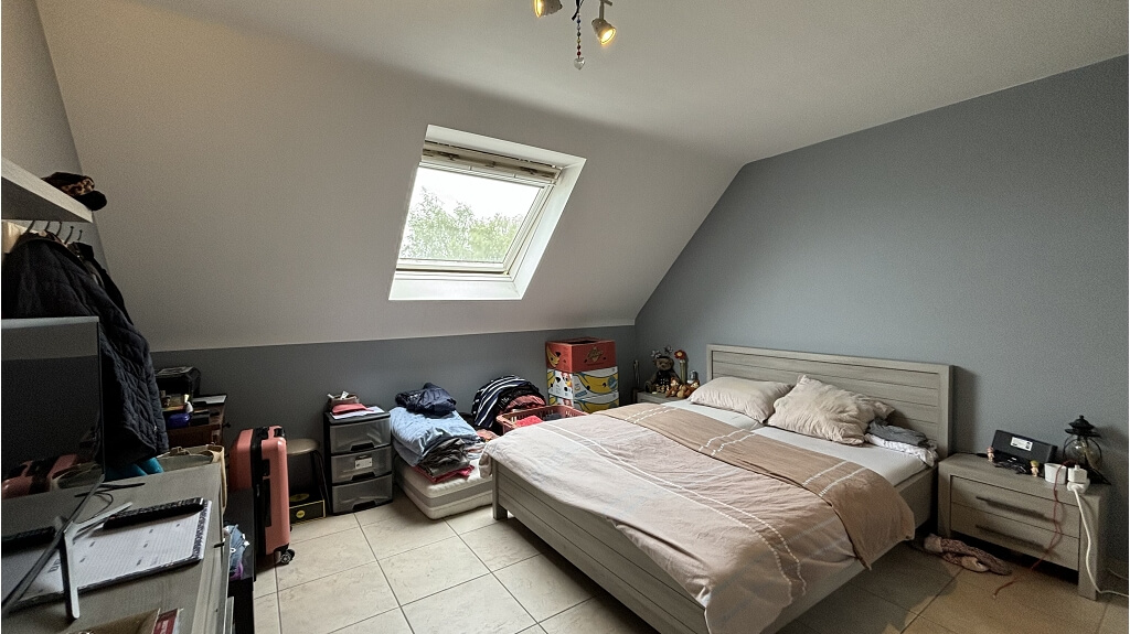 Ruime 3-slaapkamerduplex met Autostandplaats te huur in Zedelgem