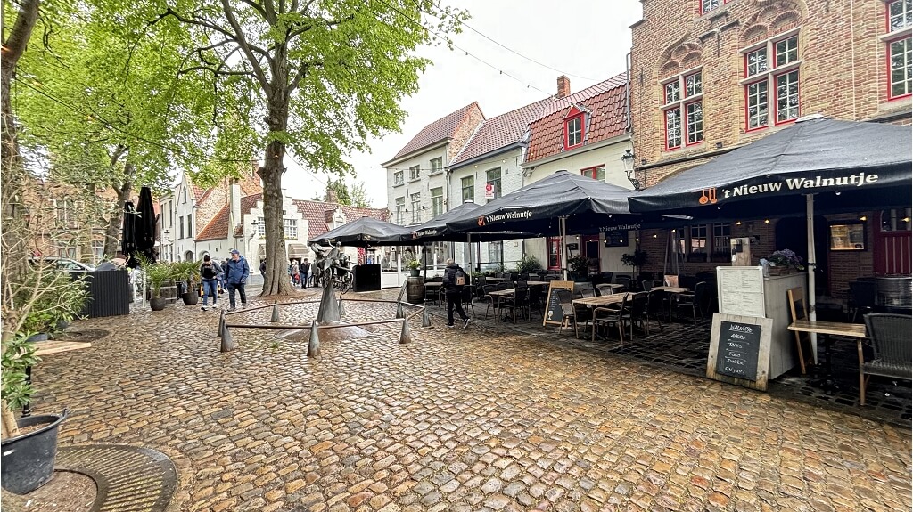 Ruim 3-slaapkamerappartement - toeristische topligging - regio Begijnhof te huur in Brugge