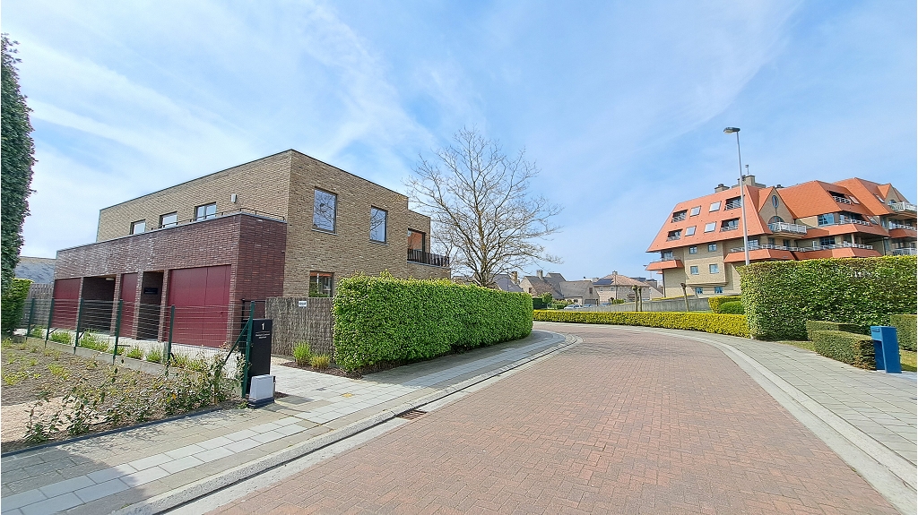 Recent appartement met Terras en Autostandplaats te huur in Oostende