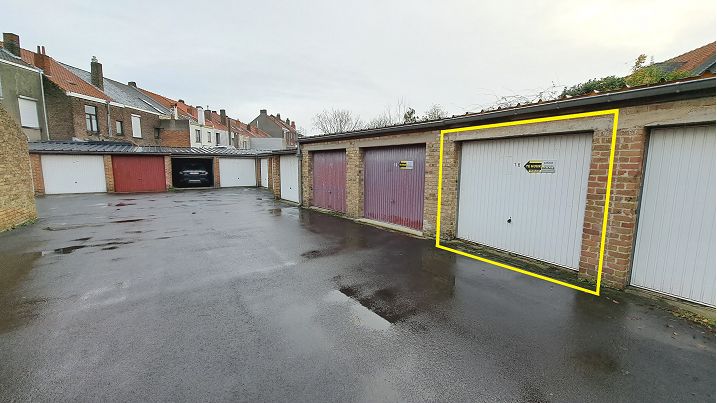 Garagebox te huur in centrum Brugge | Violierstraat 42 Brugge (8000) | De Brugse Databank Vastgoed - immo - real estate -  050 34 34 20