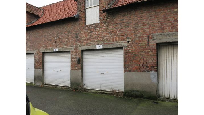 Garage in de Oostendse Steenweg te huur in Brugge | Oostendse Steenweg 1 Brugge (8000) | De Brugse Databank Vastgoed - immo - real estate -  050 34 34 20