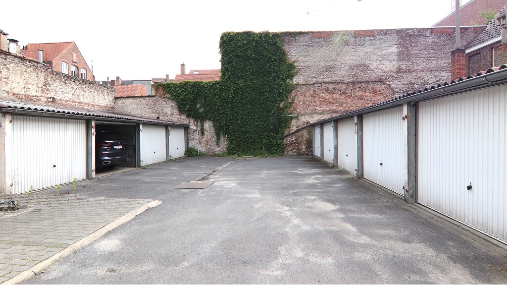 Garagebox te huur aan het Beursplein in Brugge