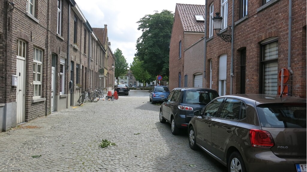 Garagebox met uitstekende ligging te huur in het centrum Brugge