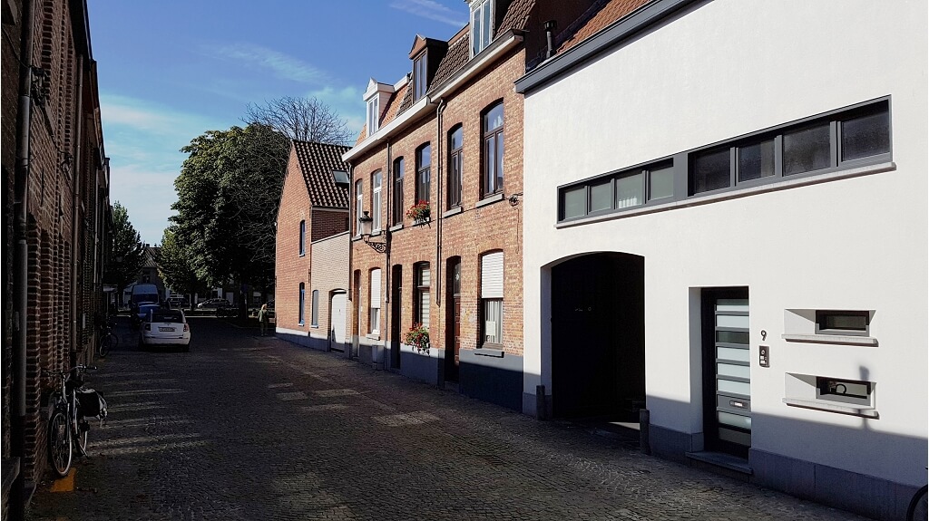 Garagebox met uitstekende ligging te huur in het centrum Brugge