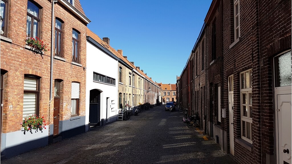 Garagebox met uitstekende ligging te huur in het centrum Brugge