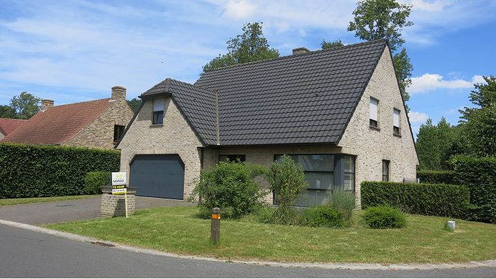 Ruime villa-woning met Garage en Tuin te huur in Loppem Zedelgem