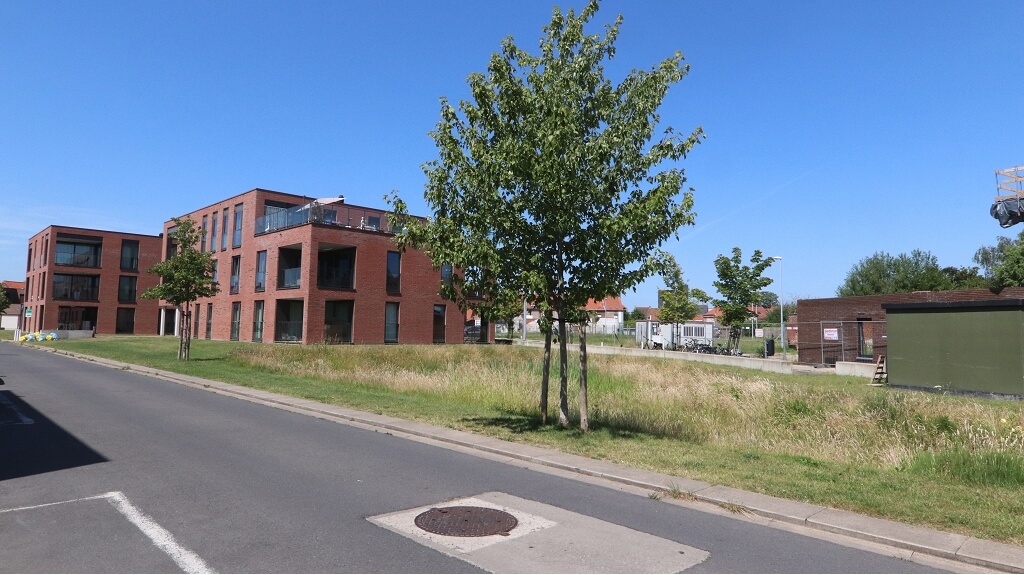 Recente 3-slaapkamerwoning met garage en tuin te huur in Izegem