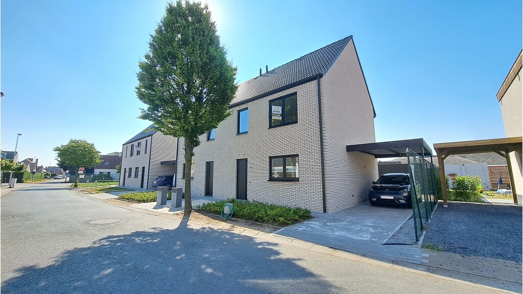 Recente woning met 3 slaapkamers Carport en Tuin te huur in Jabbeke