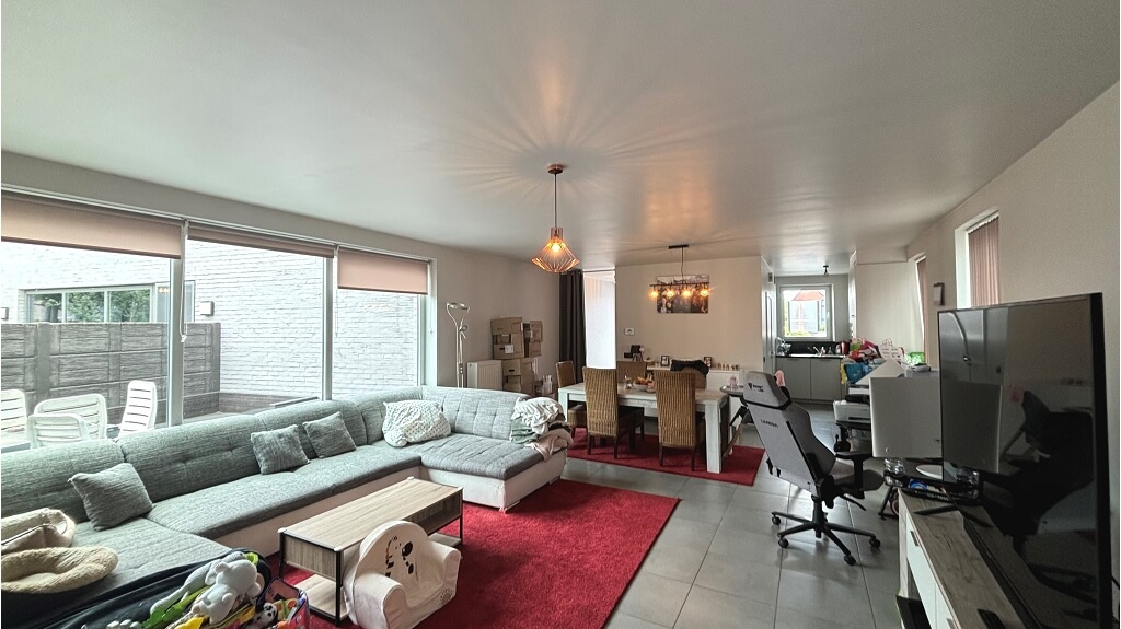 Recente woning met Terras en Autostandplaats te huur in Torhout