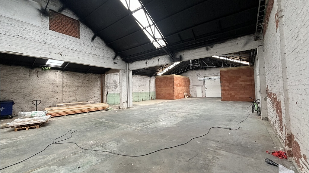 Opslagplaats ca. 304 m2 te huur in Sint-Andries Brugge