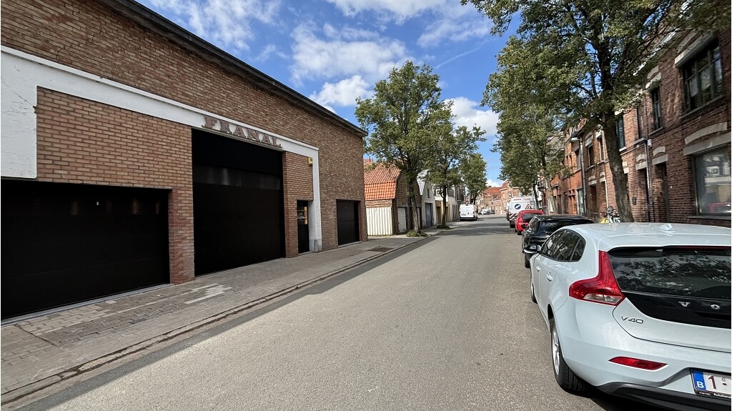 Opslagplaats ca. 304 m2 te huur in Sint-Andries Brugge