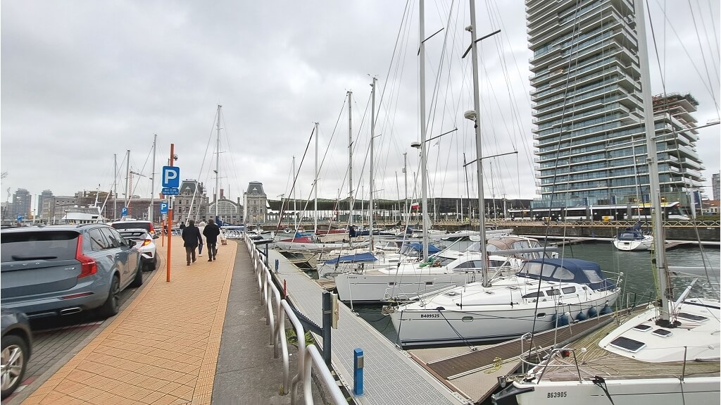 Gemeubelde studio te huur in Oostende