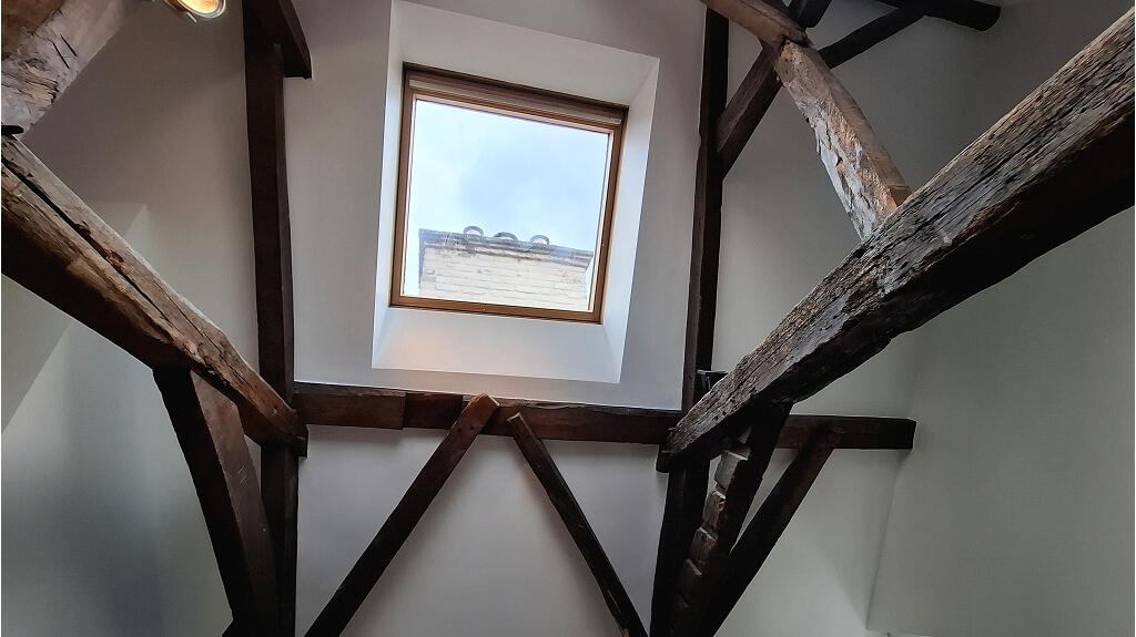 Eigentijds 1-slaapkamer Dakappartement in Loft-stijl te huur in Brugge