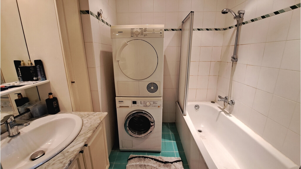 Ruim en lichtrijk 2-slaapkamerappartement te koop in Brugge