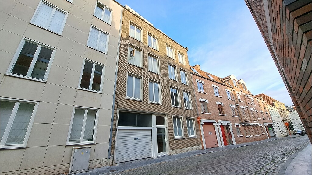 Ruim en lichtrijk 2-slaapkamerappartement te koop in Brugge