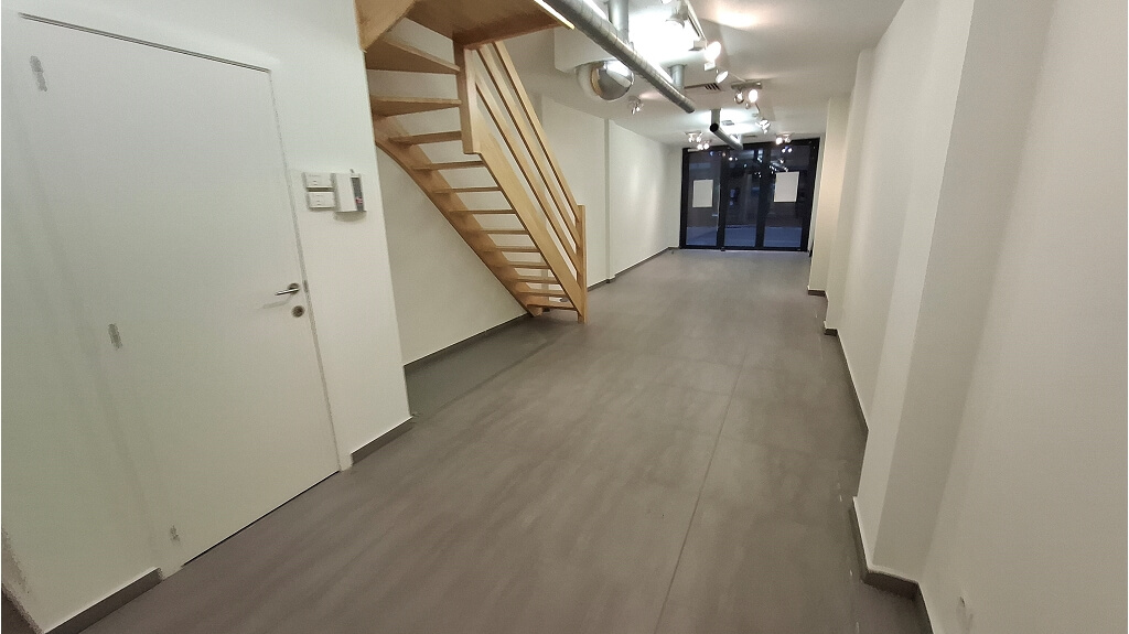 Handelspand met duplexappartement te koop in Blankenberge