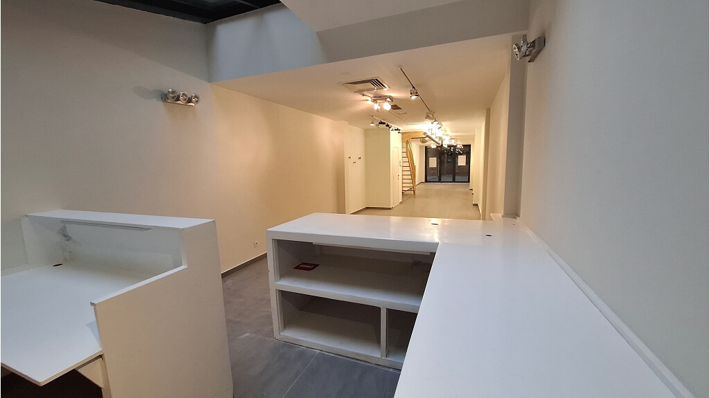 Handelspand met duplexappartement te koop in Blankenberge