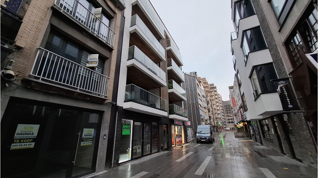 Handelspand met duplexappartement te koop in Blankenberge