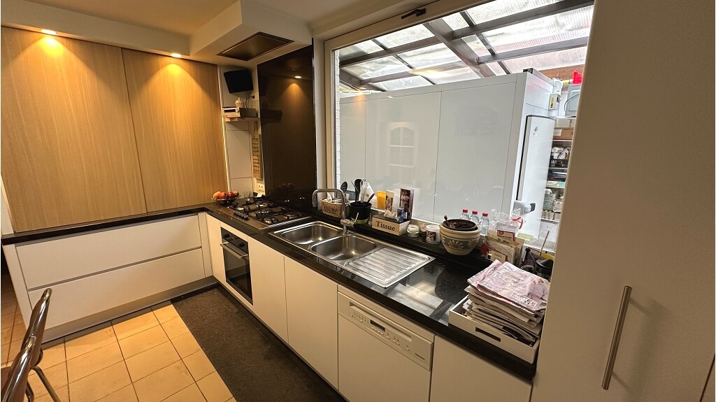Handelshuis met woonst, opslagruimte, 3 garages te koop in Kortemark