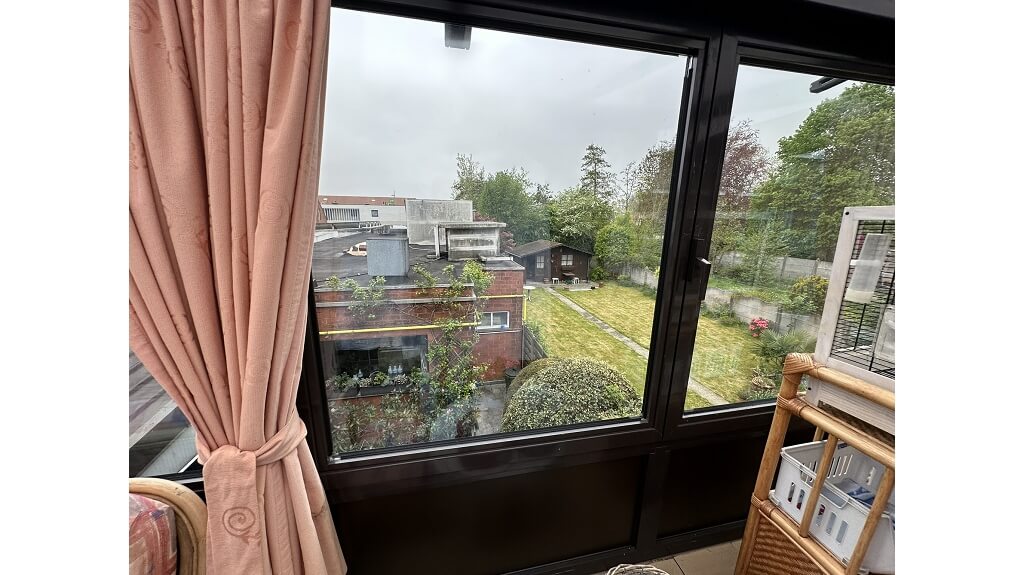Handelshuis met woonst, opslagruimte, 3 garages te koop in Kortemark