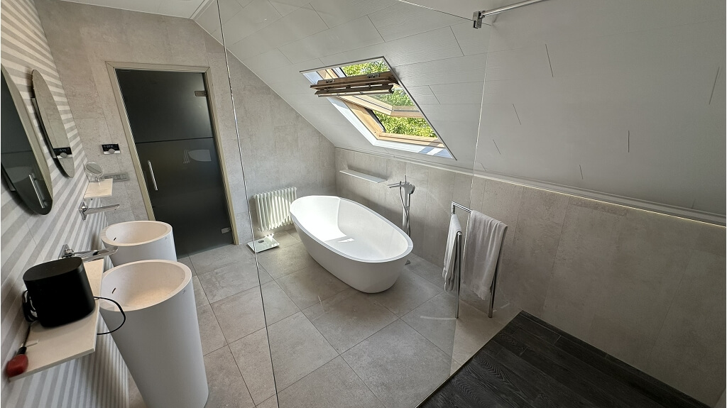 Ruim woon- en handelshuis met loods (280m) te koop in Aartrijke Zedelgem