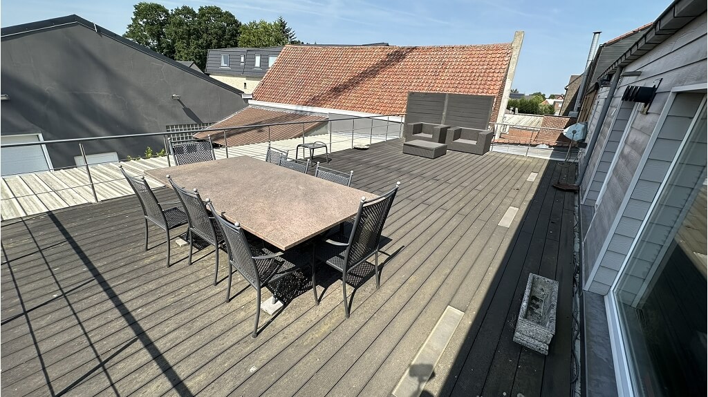 Ruim woon- en handelshuis met loods (280m) te koop in Aartrijke Zedelgem