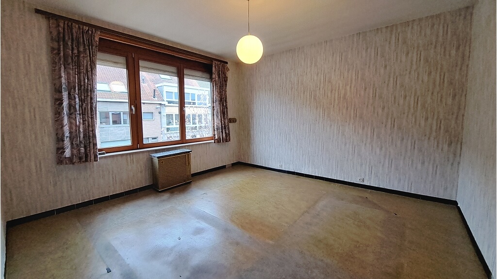 Comfortabele 3-slaapkamerwoning met 2 Garages en Tuin te koop in Sint-Andries Brugge