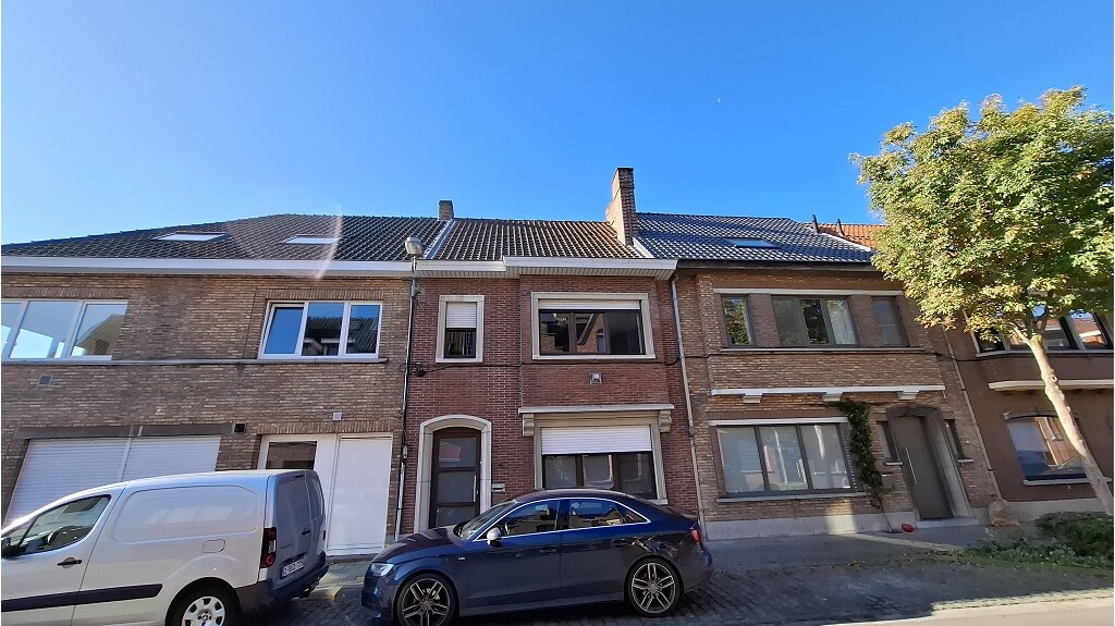 Ruime 3-slaapkamerwoning met Garage en Tuin te koop in Assebroek Brugge