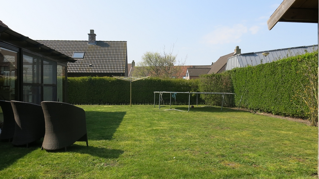 Ruime 4-slaapkamerwoning met Garage en Tuin te koop in Vlissegem