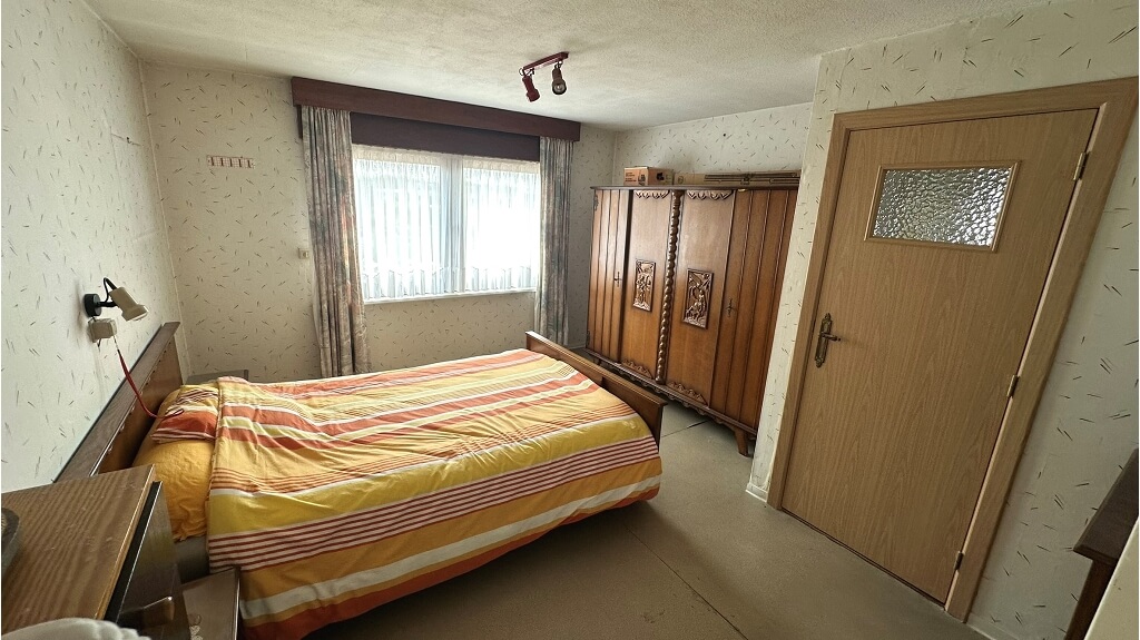 Op te frissen 2-slaapkamerwoning met Tuin en Garage te koop in Loppem Zedelgem