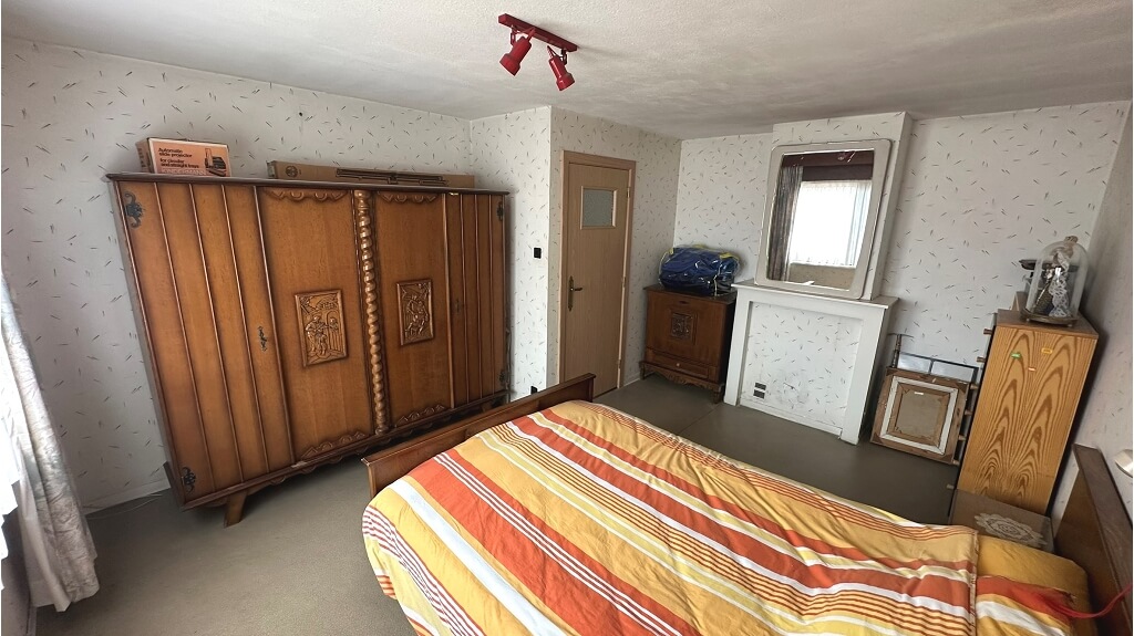 Op te frissen 2-slaapkamerwoning met Tuin en Garage te koop in Loppem Zedelgem