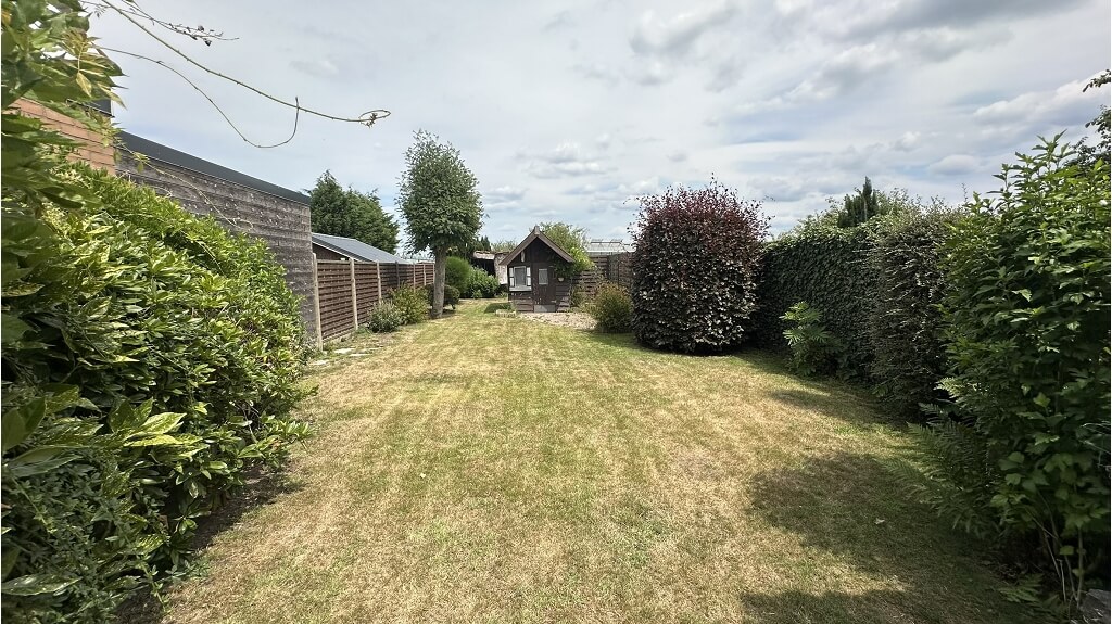 Op te frissen 2-slaapkamerwoning met Tuin en Garage te koop in Loppem Zedelgem