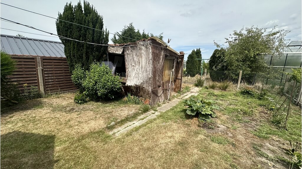Op te frissen 2-slaapkamerwoning met Tuin en Garage te koop in Loppem Zedelgem