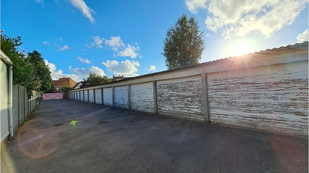 Garagecomplex met 20 garages te koop in Sint-Michiels Brugge